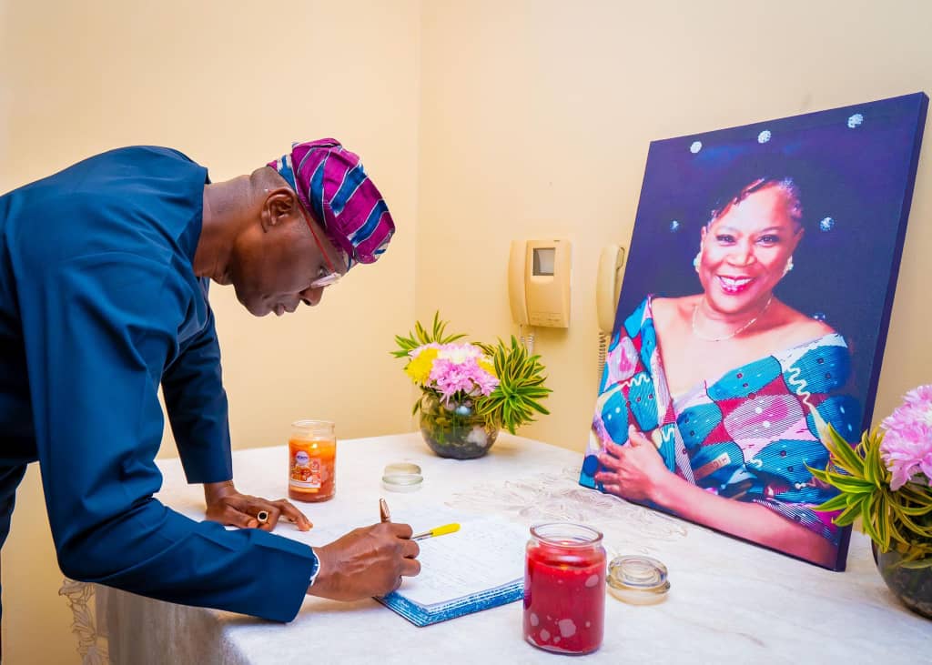 Governor Sanwo-Olu Pays Condolence Visit To Onyeka Onwenu’s Family (Photos)