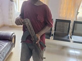 See 18-Year-Old Suspected Cultist Caught By Anambra Police & Arms Recovered (Photo)